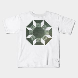 Quilt Pattern Castle in Green Kids T-Shirt